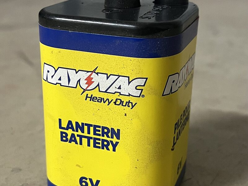 6 V Heavy-Duty Lantern Battery, Spring Terminals