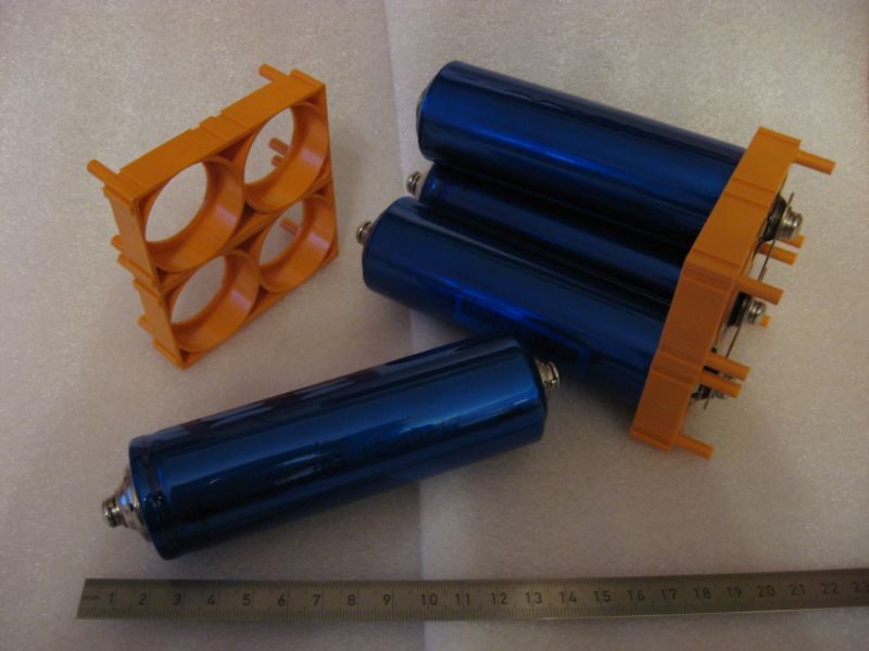 3.2 V 10 Ah 38120 LiFePO4 Cylindrical Cells, 4-Pack with Holders