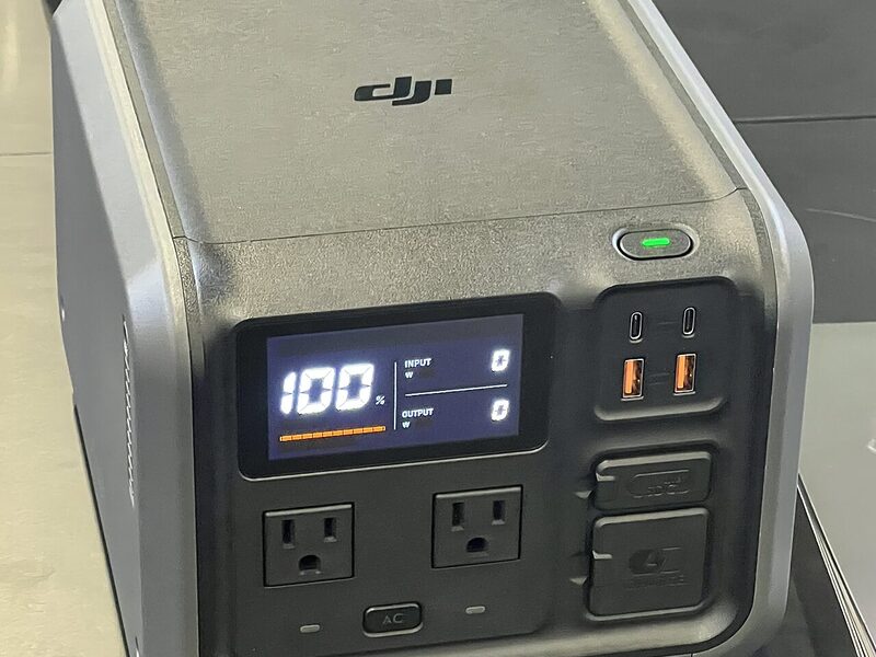 512 Wh Portable Power Station, 1,000 W Output, 2 x NEMA 5-15